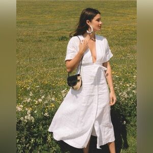 Equipment Femme Neuman White Linen Belted Button Up Wrap V-Neck Size 2